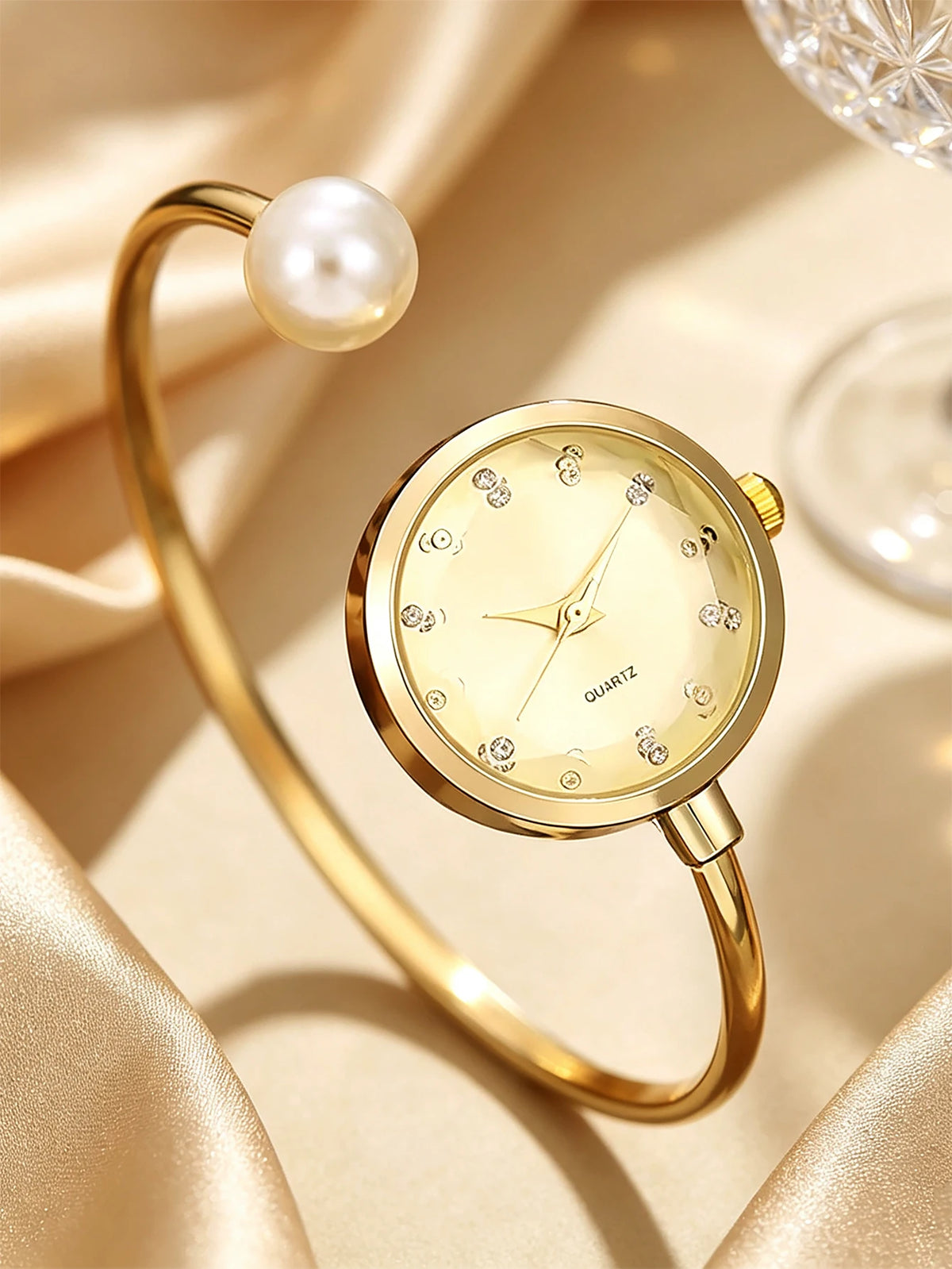 6-Piece Set, Elegant and Compact Bracelet Watch Set with Water Drop Bracelet, Necklace, Earrings, and Ring Set, Fashionable and Versatile, Is a Beautiful Accessory for Parties, Banquets, Dates, and Shopping, and Is Also a Gre