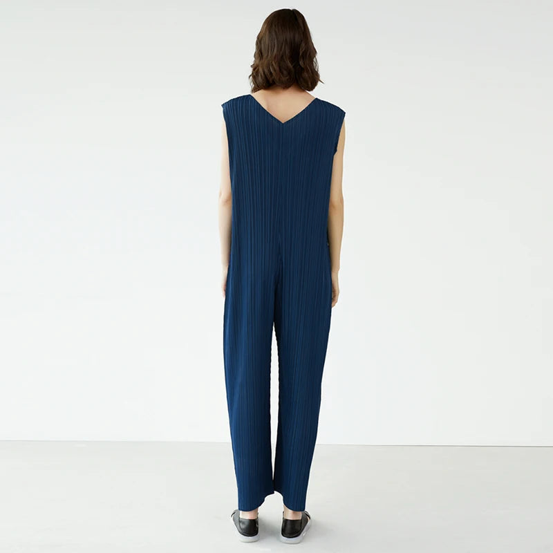 New Arrivals Summer Miyake Pleats Large Size Casual Loose V-neck Sleeveless Black Women Jumpsuit Bell Bottom Loose Dress