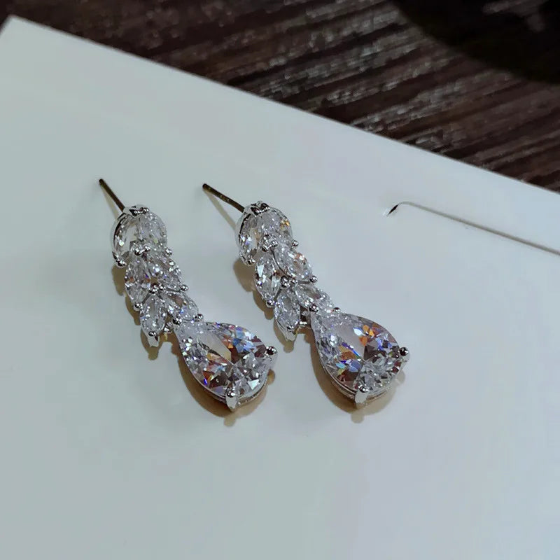 Huitan Women Drop Earring Wedding Band Jewelry Leave&Water Drop Shape Earring AAA Cubic Zirconia New Fashion Bridal Accessories
