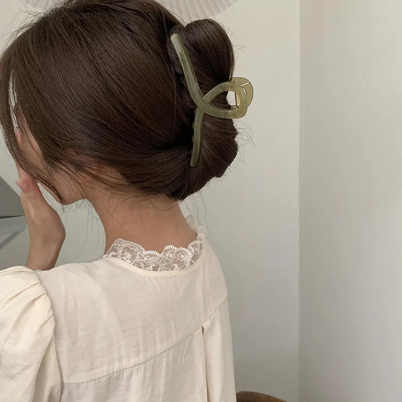 Fashion Hair Clips for Women Plastic Claw Clip Colorful Solid Color Cross Large 13cm Hair Clip Girls Hair Claw Hair Accessories