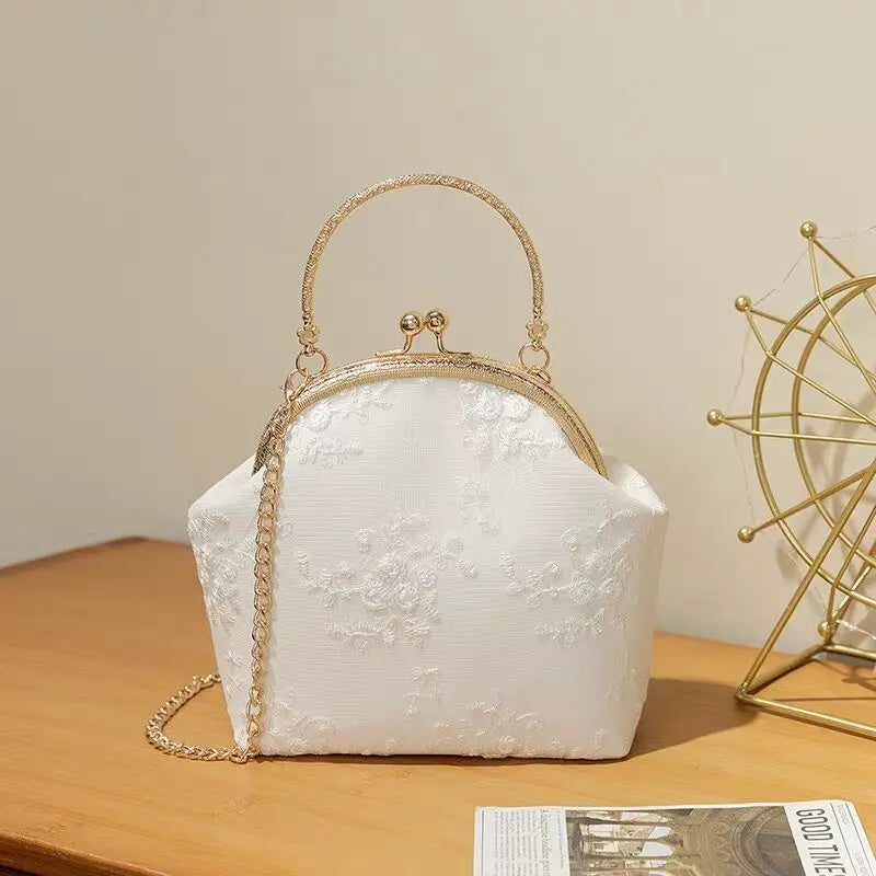 Vintage Embroidery Lace Flowers Shell Lock Purses for Women Wedding Bag Small Chain Women Shoulder Crossbody Bag Fringe Bags