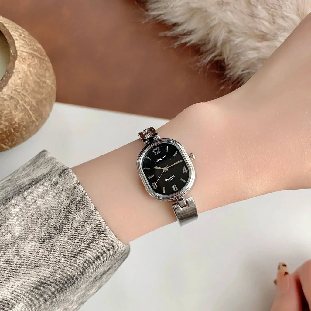 Women's Oval Gold Simple & Fashionable Quartz Watch, Suitable for Daily Wear and Decoration