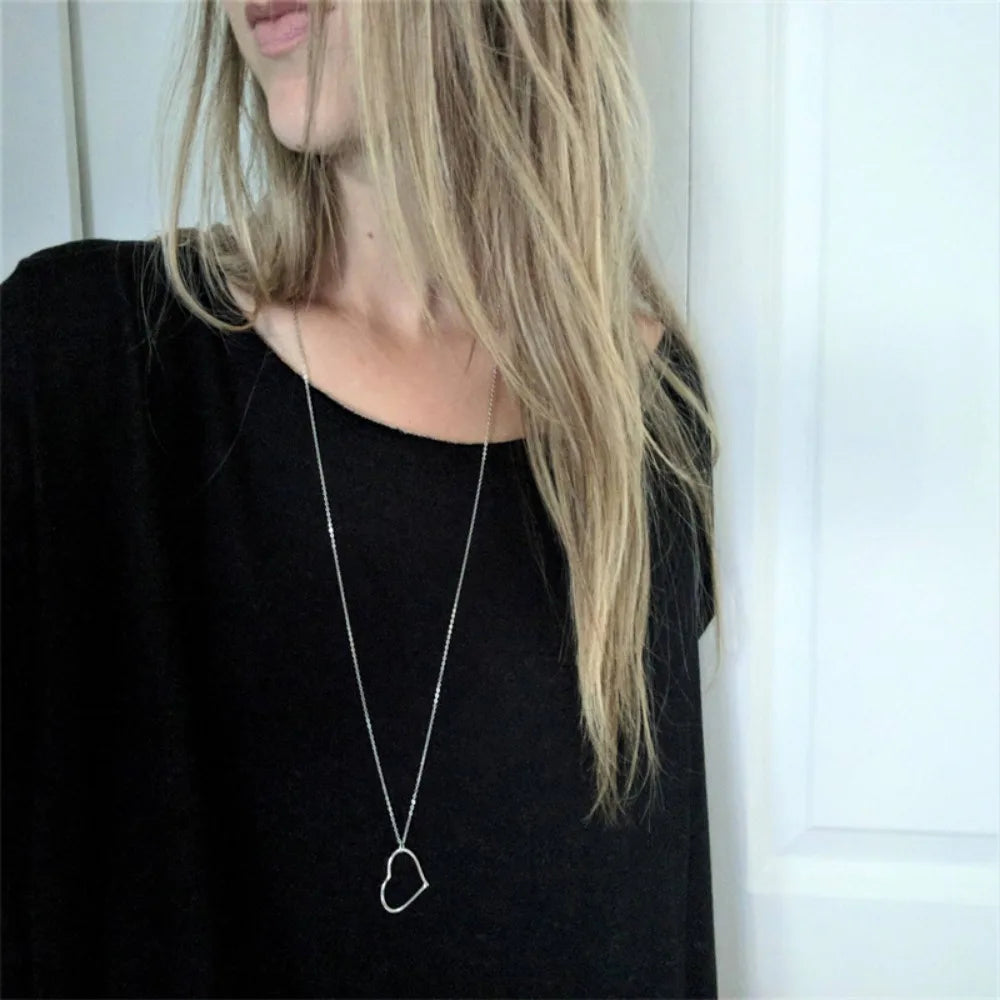 Simple Trend Style Hollow Pendant Necklace Long Necklace Female Light Luxury Niche Fashion Party New Heart Pendant Gift Jewelry