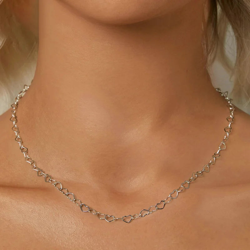 Mini Hollow Love Heart Beaded Choker Necklaces for Women Girls Classic Fine Chain Fashion Collarbone Necklace Charm Jewlery Gift