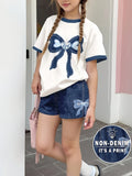 Girls' Casual Short-Sleeved Outfit, Girls' Short-Sleeved T-Shirt with Bow Pattern Print Paired with High-Waisted Elastic Faux Denim Shorts Two-Piece Set, Suitable for Children Aged 8-12, for Summer, Home, School, Outings, and
