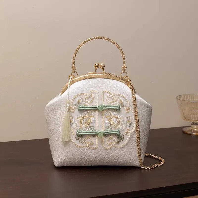 Vintage Embroidery Lace Flowers Shell Lock Purses for Women Wedding Bag Small Chain Women Shoulder Crossbody Bag Fringe Bags