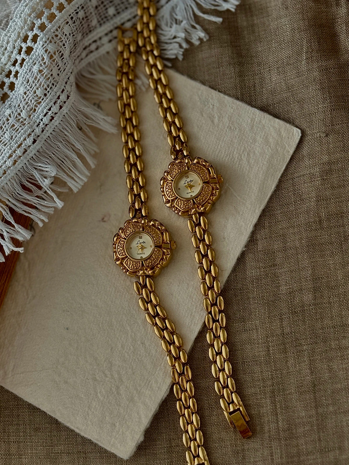 1 Piece of French-Style Golden Vintage Camellia Women's Watch, Exquisite and Elegant, Stylish and High-End, Waterproof Women's Quartz Watch, Suitable for Daily Wear, Parties, Vacations, and as a Wrist Accessory