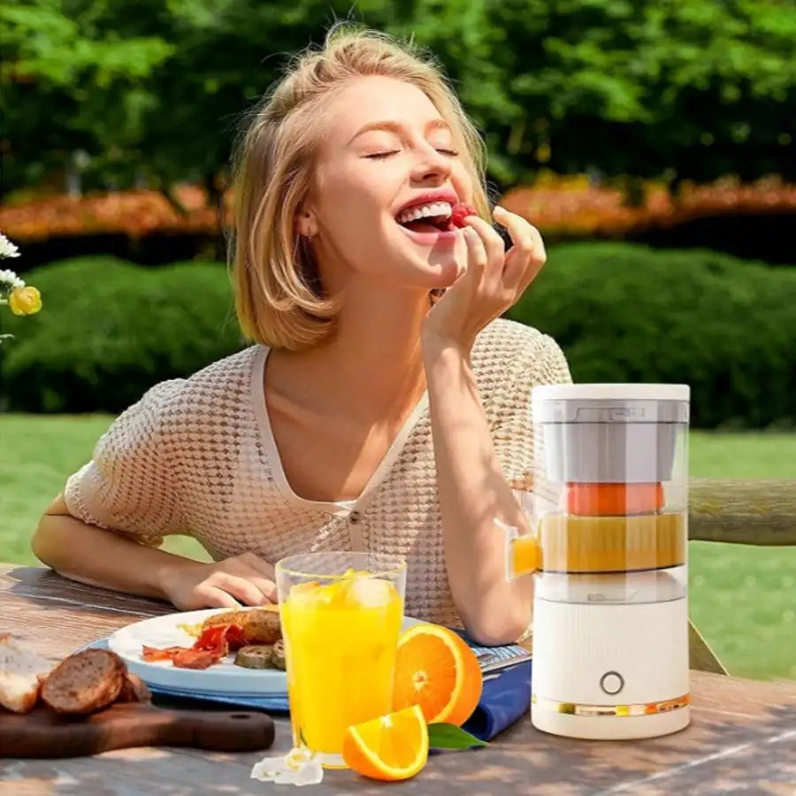 USB Rechargeable Juice Extractor - Fast 20 Seconds Orange Juice Extraction, Detachable Design, Easy To Clean ABS Cup, Great For Oranges, Lemons, Grapefruits And More |Modern Kitchen Utensils |Durable Plastic, Fast Juicing |De