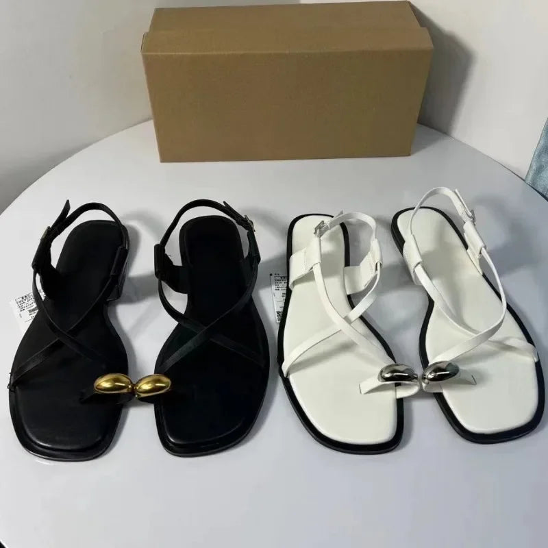 Brand Design Women Flat Sandals Clip Toe Leisure Outside Beach Shoes for Lady Fashion Metal Decoration 2025 Summer Footwear
