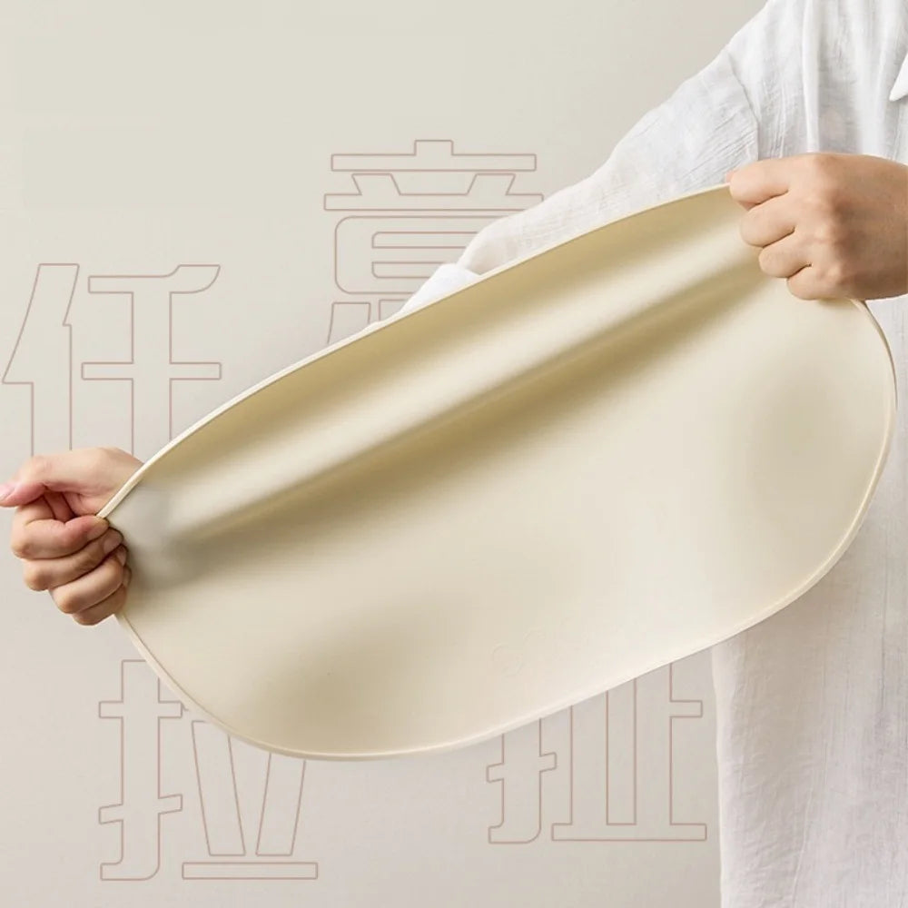 Silicone placemats, heat-resistant, reusable portable placemats, waterproof, stain-resistant and easy-to-clean silicone placemat