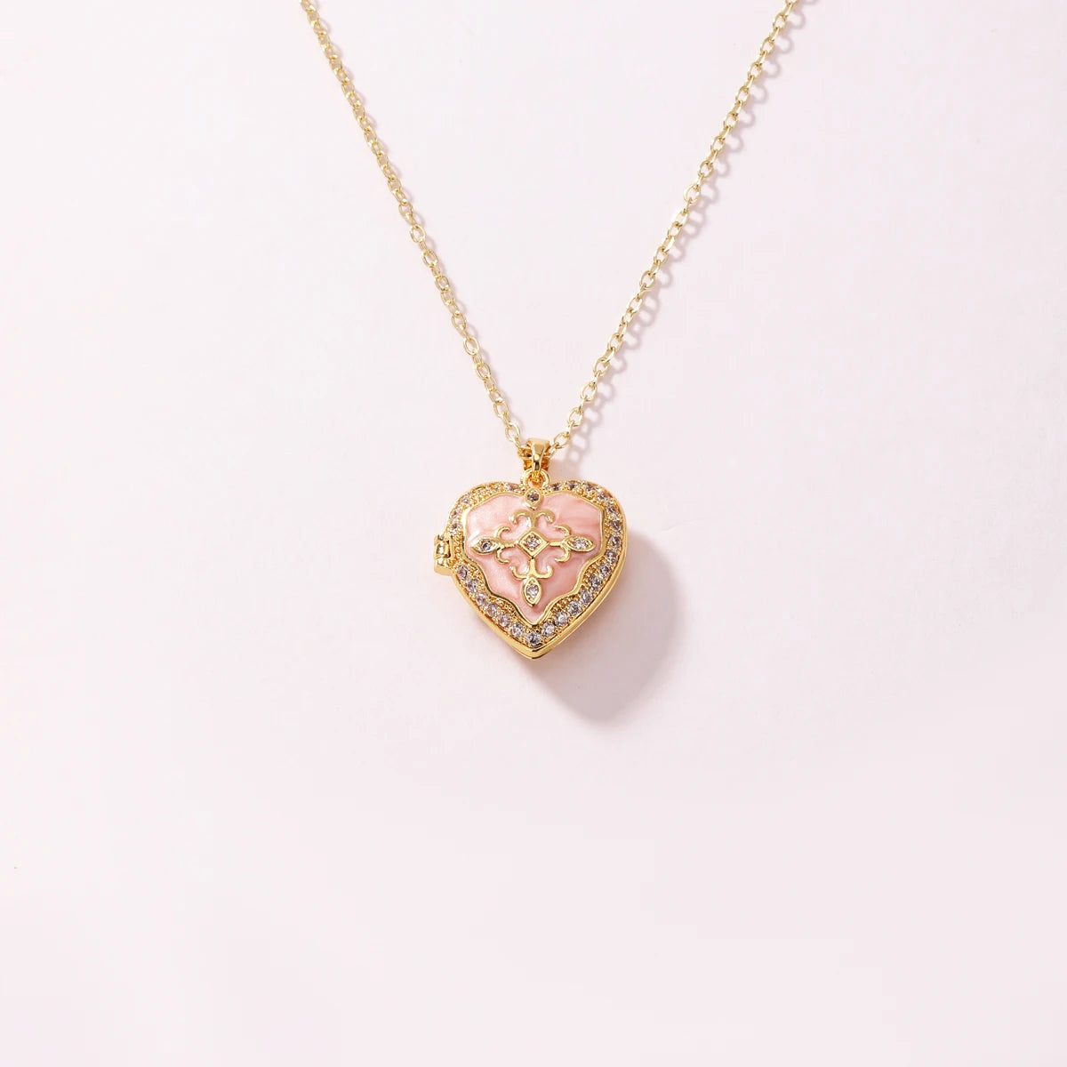 Vintage Enamel Heart Photo Locket Pendant Necklace for Women Minimalist Luxurious Non-Fading Stainless Steel Jewelry Accessory