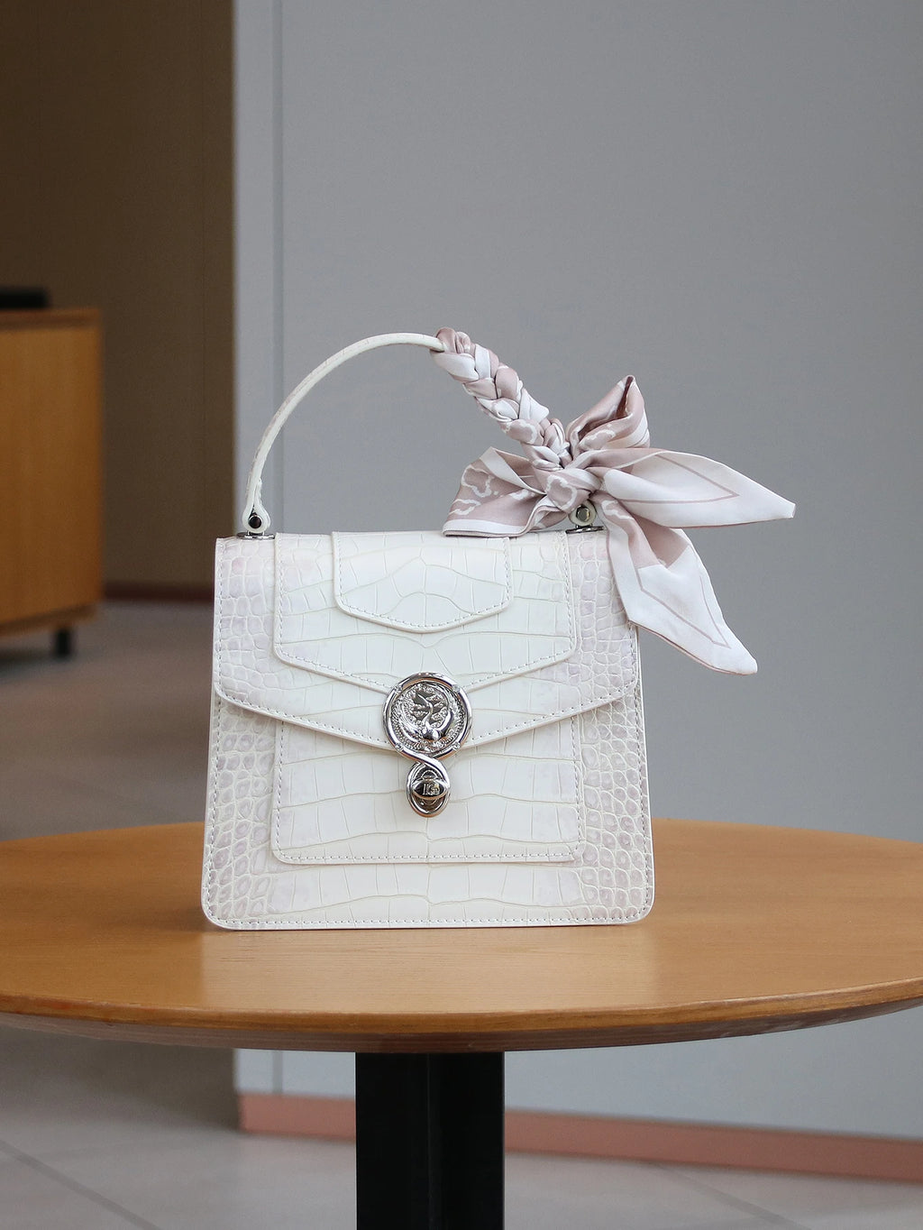 Luxury New Handbag 2026 Fashion niche Designer High-end Quality Elegant Ladies Handbag Shoulder Bag Small Square Bag