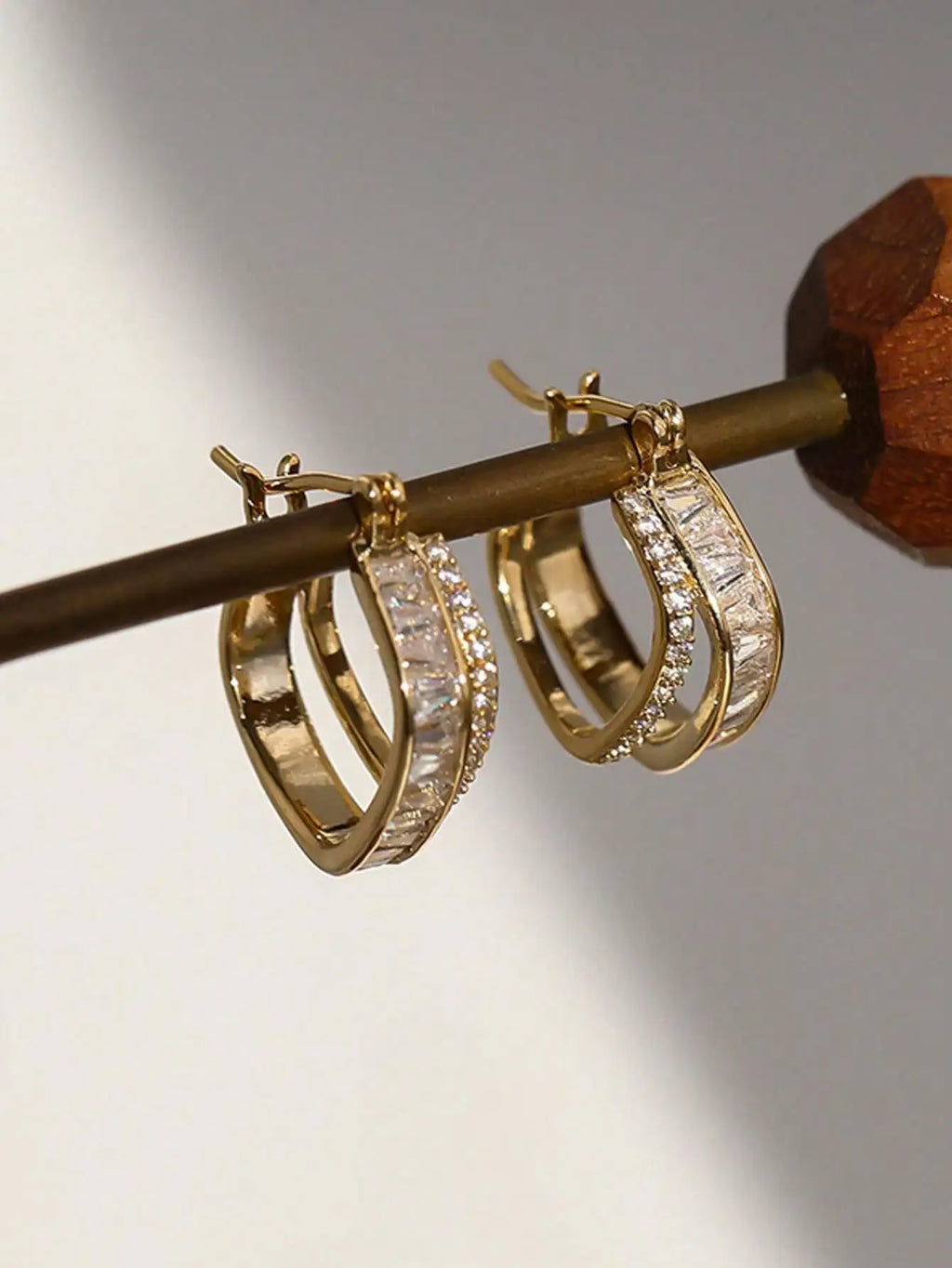 1 Pair Of Fashion Temperament Gold Cubic Zirconia Geometric Square Earrings Simple Versatile Casual Ladies Elegant Design Party Earrings Jewelry