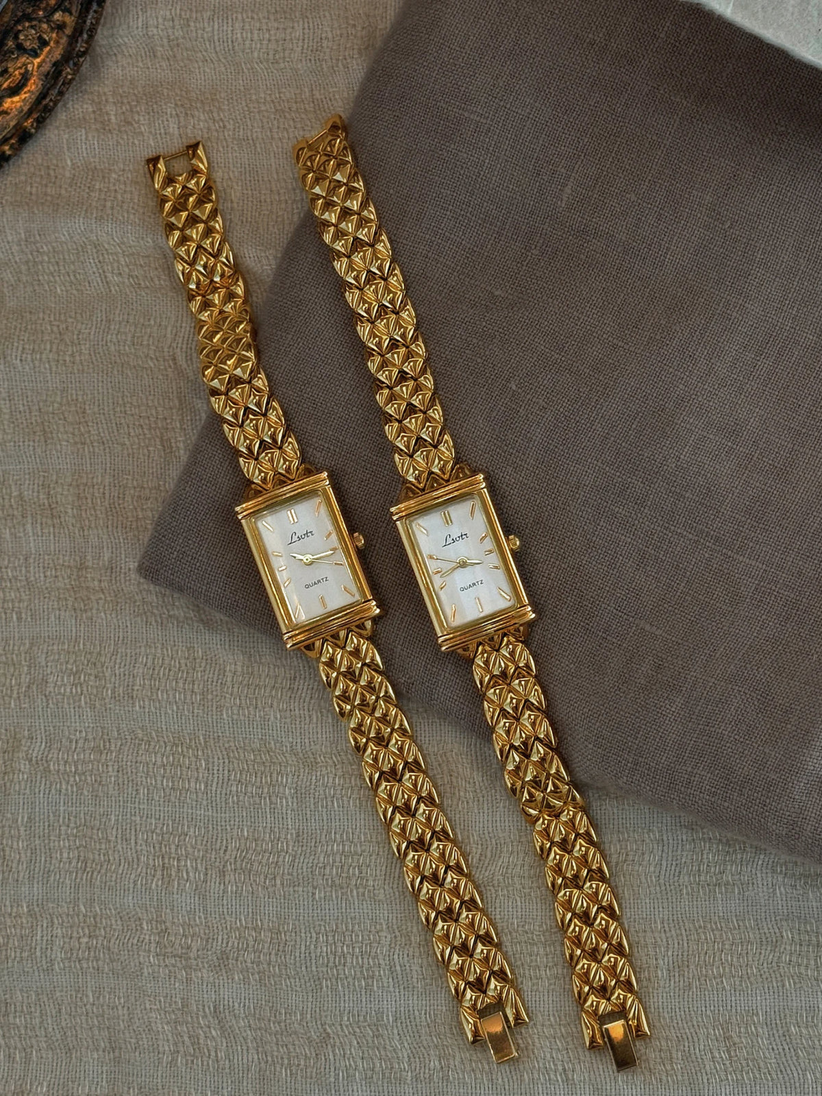 1 New Model of Gold-Colored French High-End Luxury Fashion Watch with a Simple Dial for Women, Featuring a Stainless Steel Strap, Elegant and Exquisite Casual Style, Suitable for Everyday Wear, Going Out, Attending Parties, o