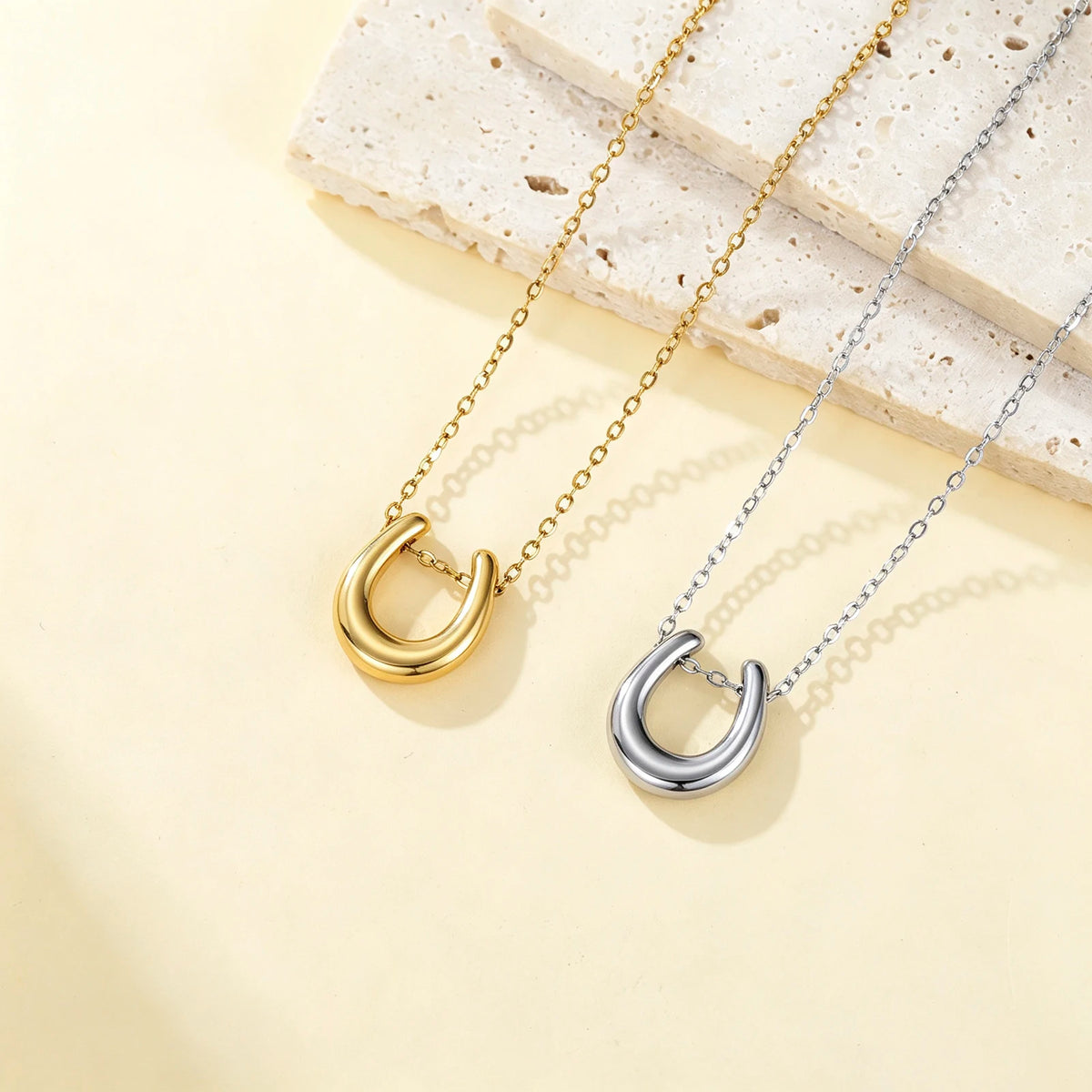 Skyrim Lucky Horseshoe U Shape Pendant Necklace Women Stainless Steel Gold Color Snake Chain Fashion Minimalist Jewelry Gift
