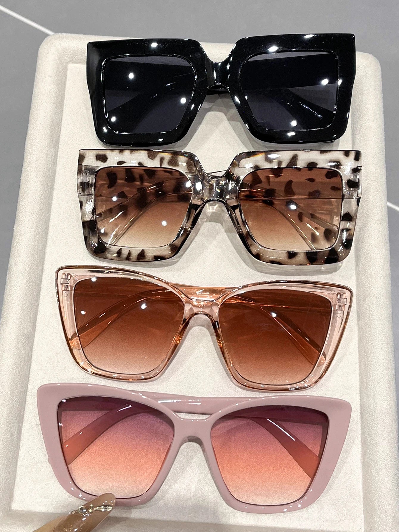 4PCS Classic Fashion Cat Eye&Square Plastic Frame Women Sunglasses For Men Daily Life Shades Eyewear Accessories.