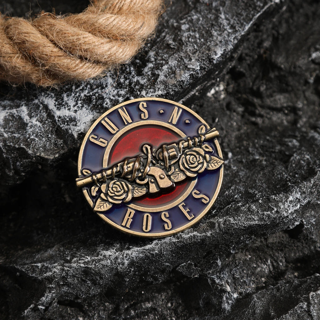 A Western-Style Belt Buckle with a Unique and Retro Metal Buckle