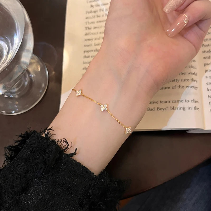 Stainless Steel Zircon Four Leaf Clover Pendant Necklace for Women Girls Simple Elegant Jewelry Gift Lucky Charm Chain