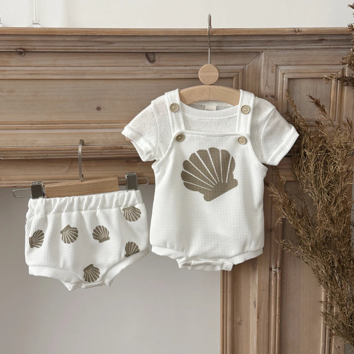 Summer New Baby Sleeveless Tops And Tight Waist Shorts 2 Pieces Suit Scallop Pattern Clothing Set Kids Clothes 0-18M