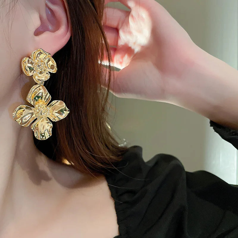 Flower Shaped Metal Dangle Earrings Exaggerated European and American Fashion Earrings Temperament Woman Banquet Jewelry K