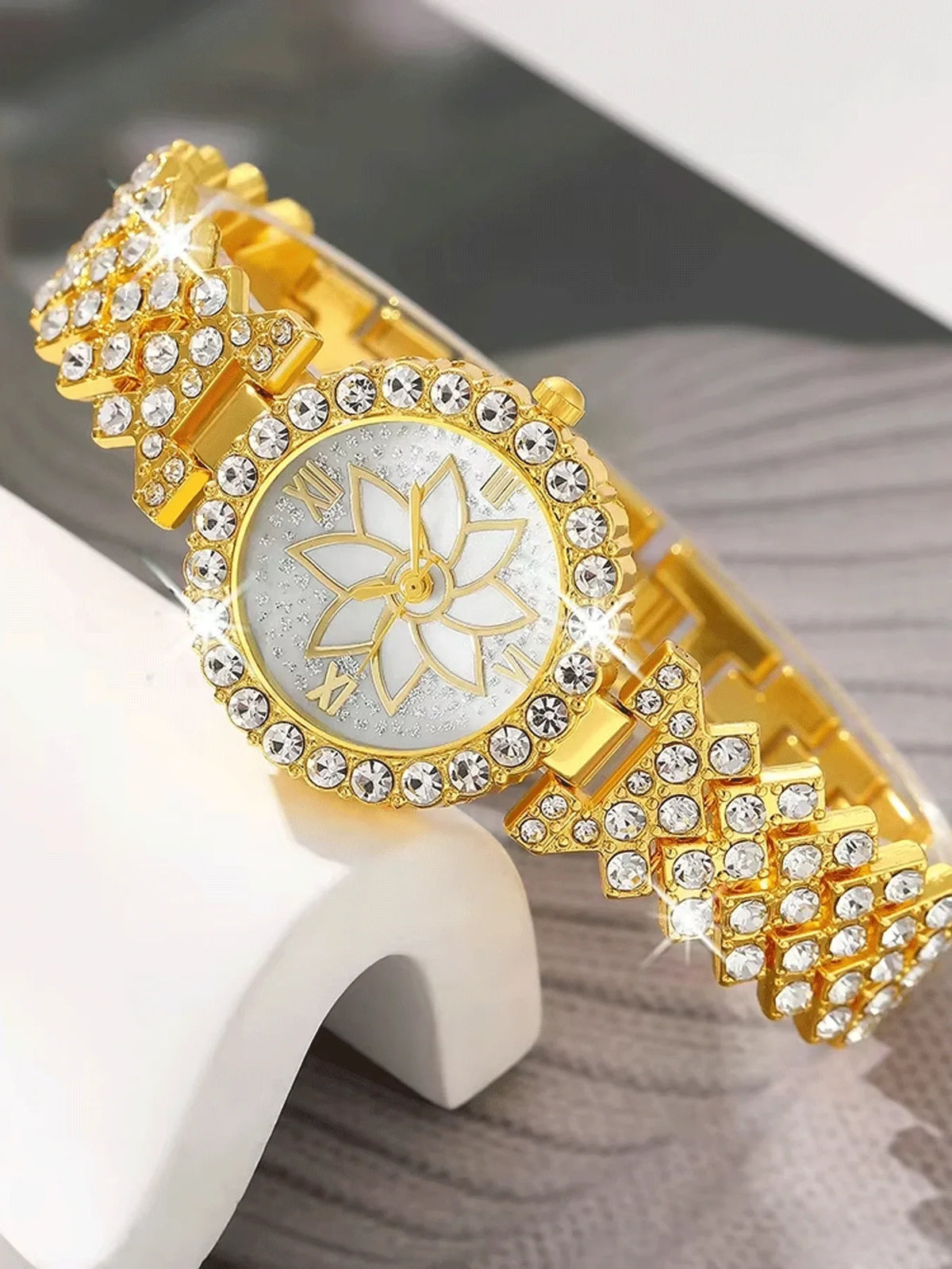 6-piece exquisite and versatile women's watch set, fashionable quartz watch, casual steel strip watch, women's watch set