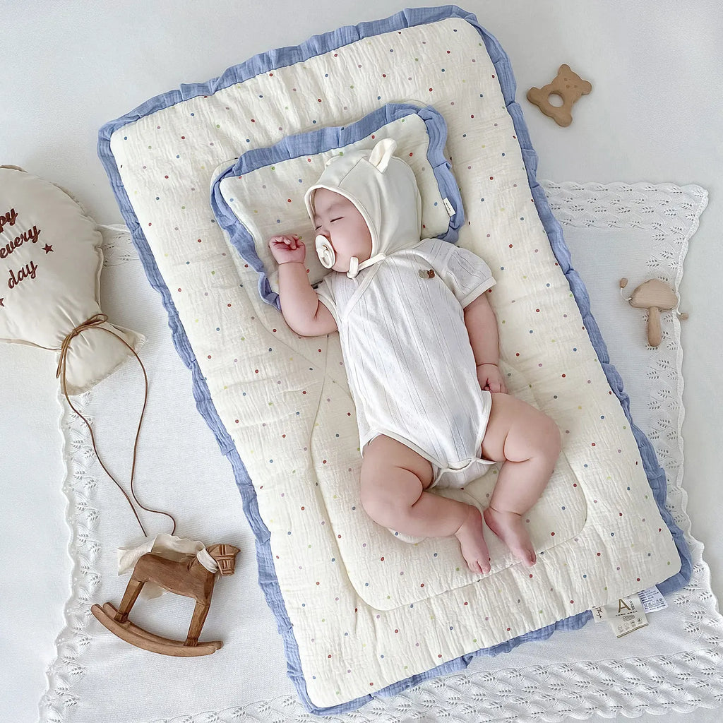 INS Winter Cartoon Print Beanie Velvet Mattress Maternity Room Mat Breathable and Comfortable Newborn Baby Sleeping with Pillow