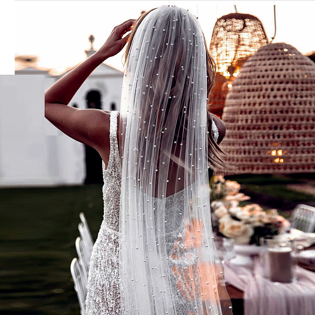 Short Wedding Veil for Bride Pearls Beaded Bridal Veils with Comb Soft Tulle Wedding Accessories Hot Sale Gift for Bride G05