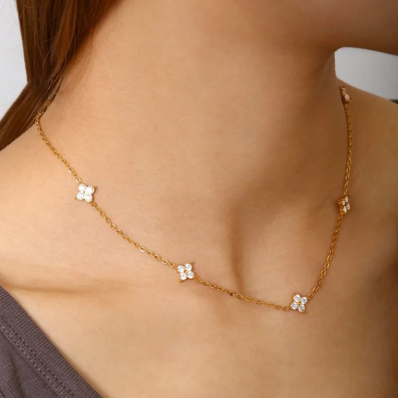 Stainless Steel Zircon Four Leaf Clover Pendant Necklace for Women Girls Simple Elegant Jewelry Gift Lucky Charm Chain