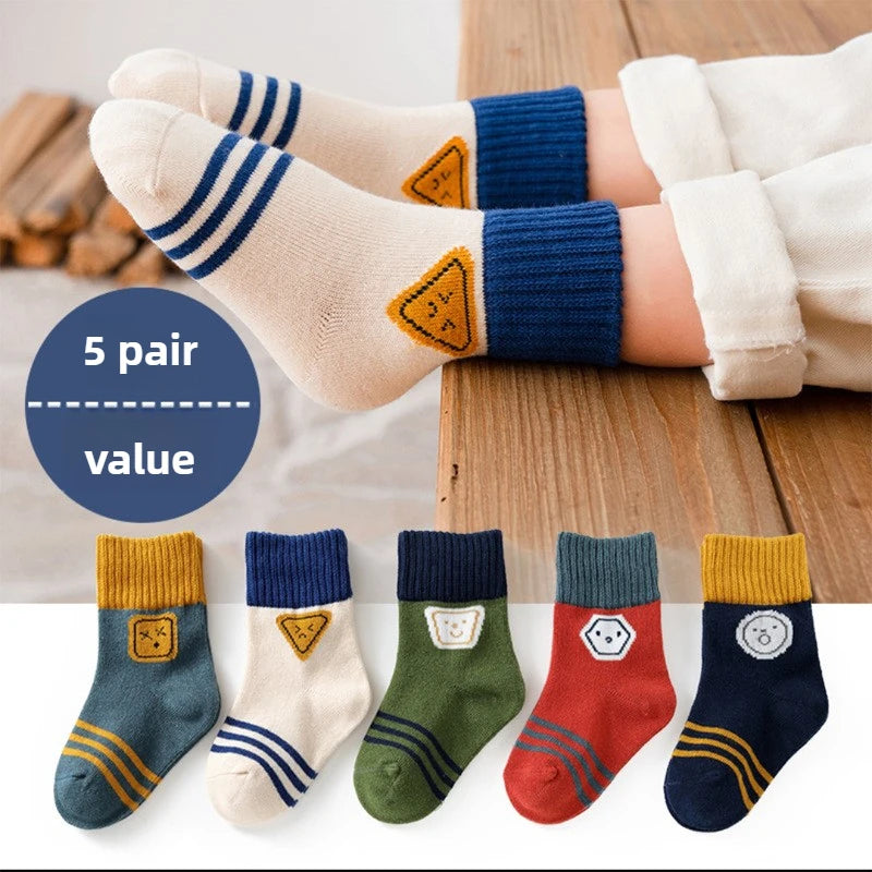 Cartoon Rainbow Striped Ankle Socks for Girls Kids - Spring Autumn Cotton Student Sports Socks Trendy Unisex Toddler Socks 4-12