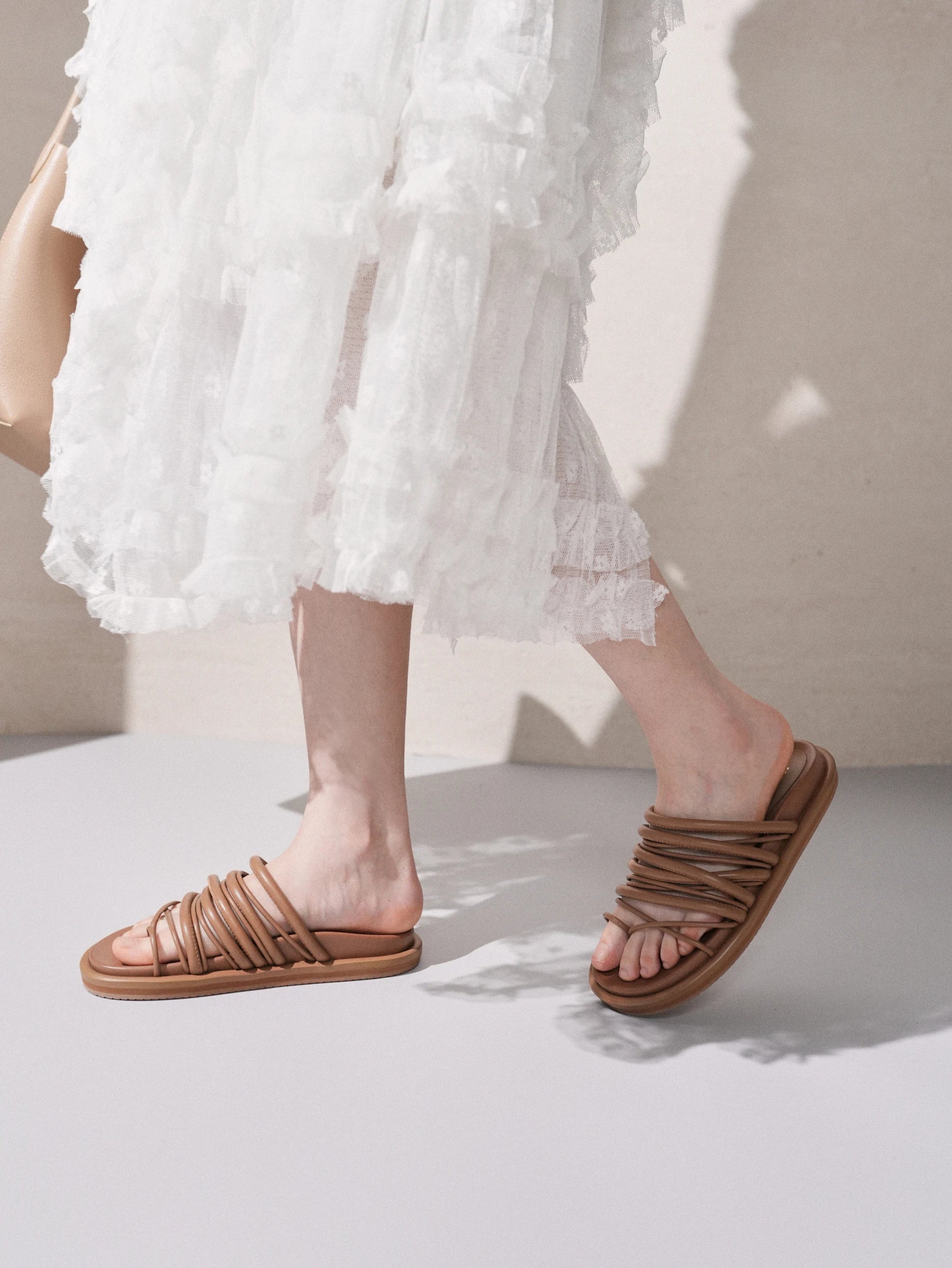 2026 Summer Classic Genuine Leather Sponge Cake Soft Bottom Strap Women's Casual Home Slippers