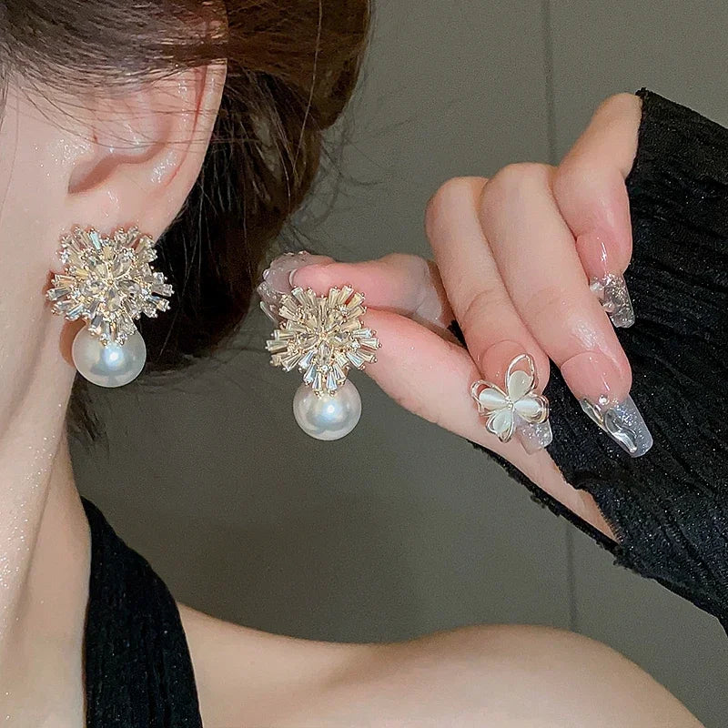 Light Luxury Imitation Pearl Earrings Women Fashion Zircon Crystal Earrings Snowflake Stud Earrings Jewelry For Party Wedding K-