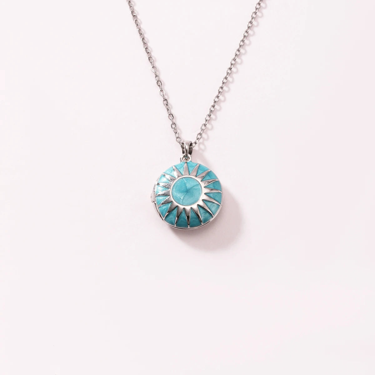 Vintage Enamel Heart Photo Locket Pendant Necklace for Women Minimalist Luxurious Non-Fading Stainless Steel Jewelry Accessory