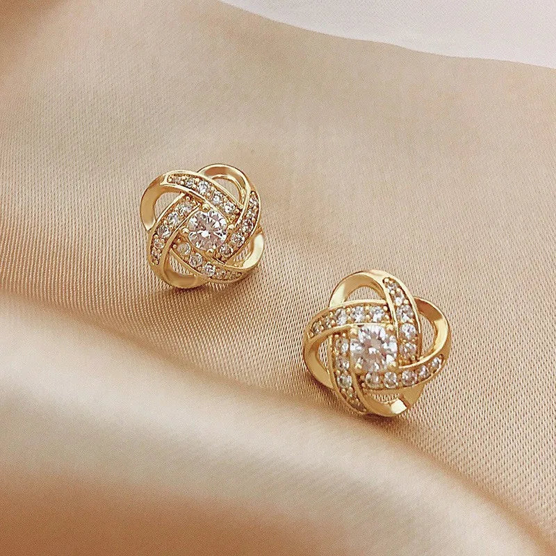 Light Luxury Zircon Stud Earrings Simple Cross Hollow Geometric Earrings Wedding Party Exquisite Ear Jewellery Women Gifts K-