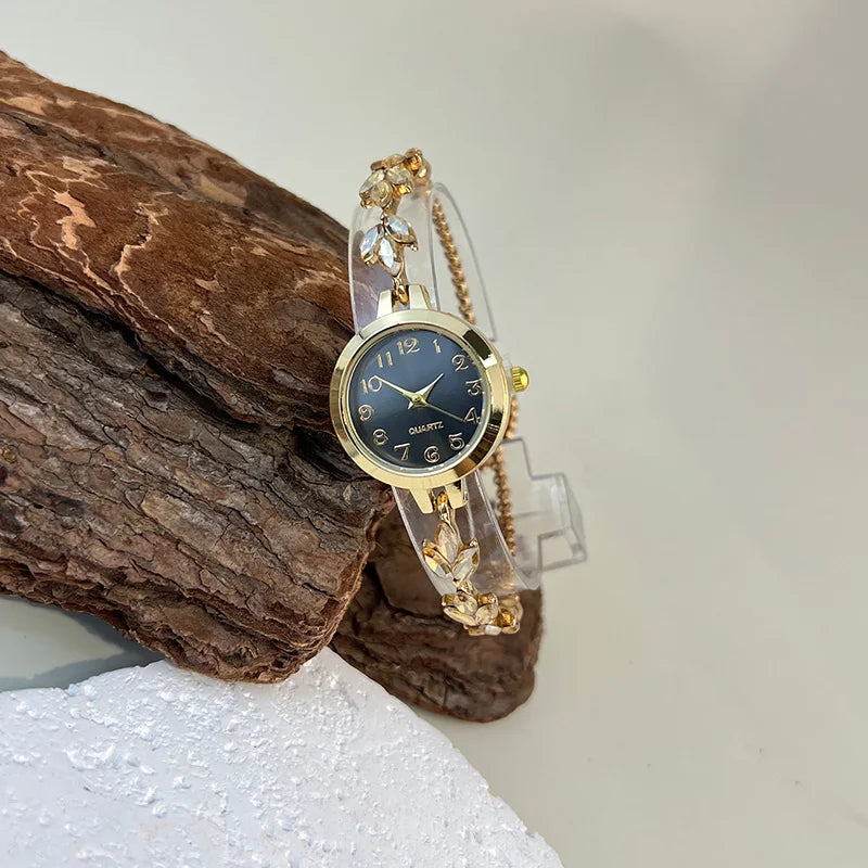 Round Alloy Case Arabic Numeral Classic Dial Leaf-Shaped Diamond-Encrusted Fashionable Bracelet Elegant Ladies Quartz Watch