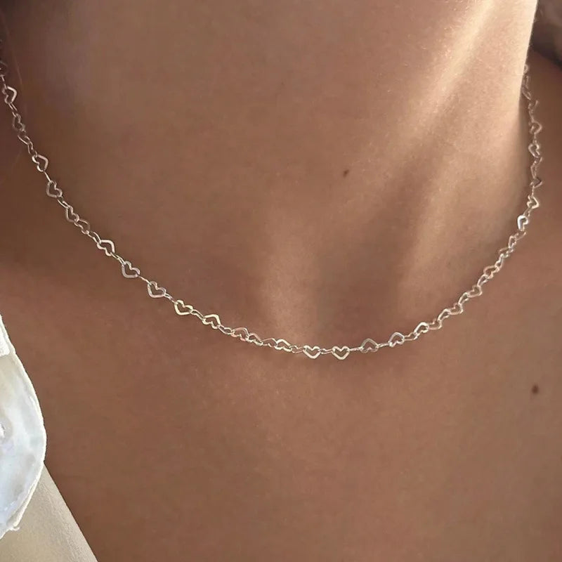 Mini Hollow Love Heart Beaded Choker Necklaces for Women Girls Classic Fine Chain Fashion Collarbone Necklace Charm Jewlery Gift