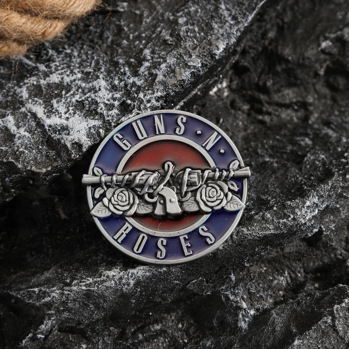 A Western-Style Belt Buckle with a Unique and Retro Metal Buckle