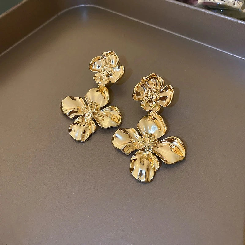 Flower Shaped Metal Dangle Earrings Exaggerated European and American Fashion Earrings Temperament Woman Banquet Jewelry K