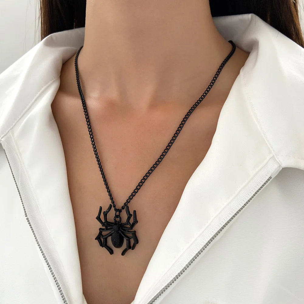 Punk Spider Necklace for Women Men Vintage Simulated Insect Charm Street Style Choker Necklace DIY Jewelry Party Gifts 2023