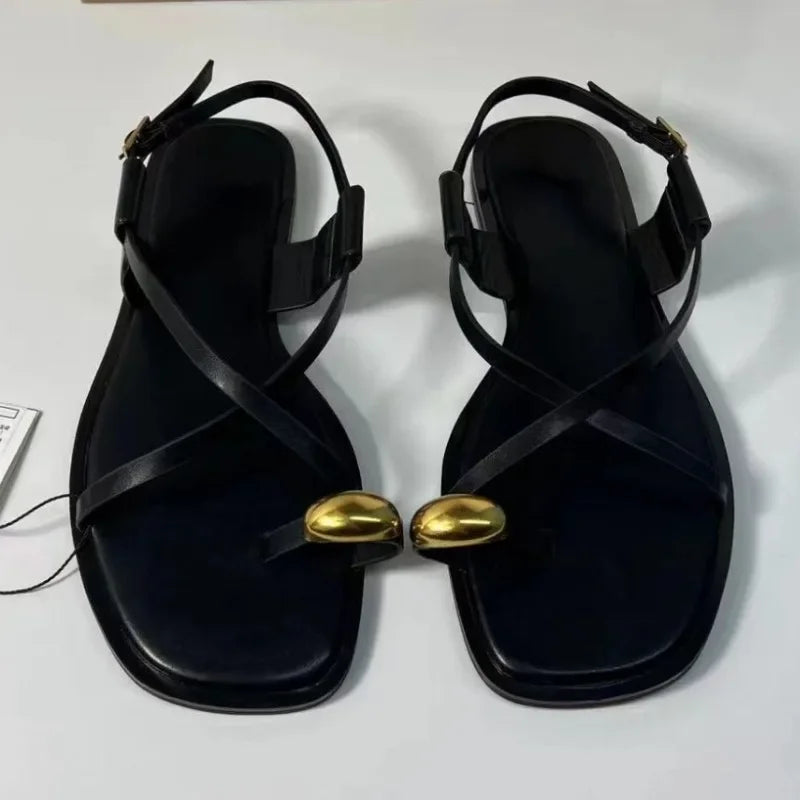 Brand Design Women Flat Sandals Clip Toe Leisure Outside Beach Shoes for Lady Fashion Metal Decoration 2025 Summer Footwear