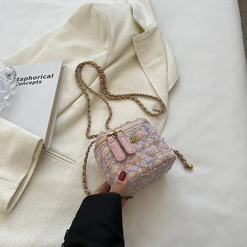 Women Shoulder Bags 2023 Popular Fashion Niche Crossbody Bag Wool Chain Small Square Bag Fashionable Purses and Handbags