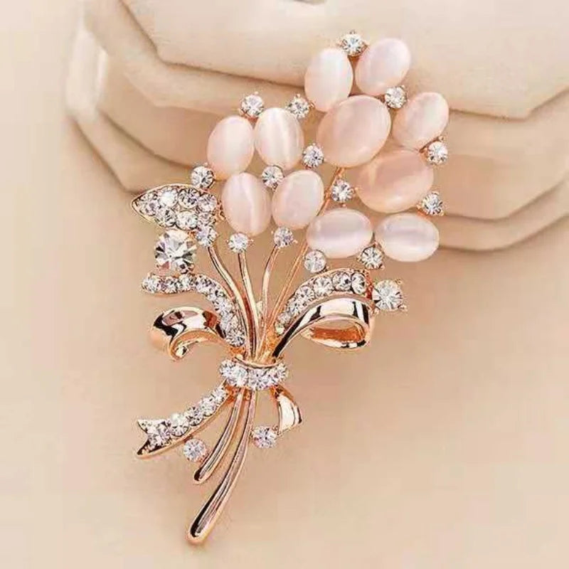 Fashionable brooch for women's cardigan, luxurious ornamental pin for a big atmosphere, imitation crystal accessory for daily an