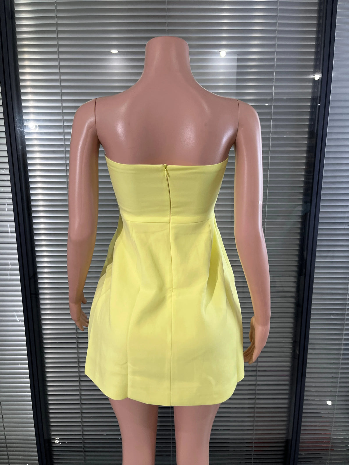 Elegant Yellow Strapless Bodycon Dress with Floral Embroidery Accents Versatile  Formal Evening Wedding Bridesmaid Party Dress