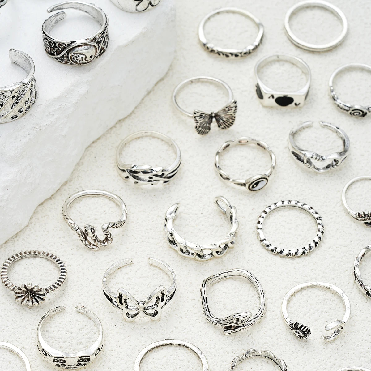 51pcs Gothic Punk Ring Set For Women Men Fashion Butterfly Heart Snake Design Match Ring Daily Wear Halloween Jewelry Gifts New