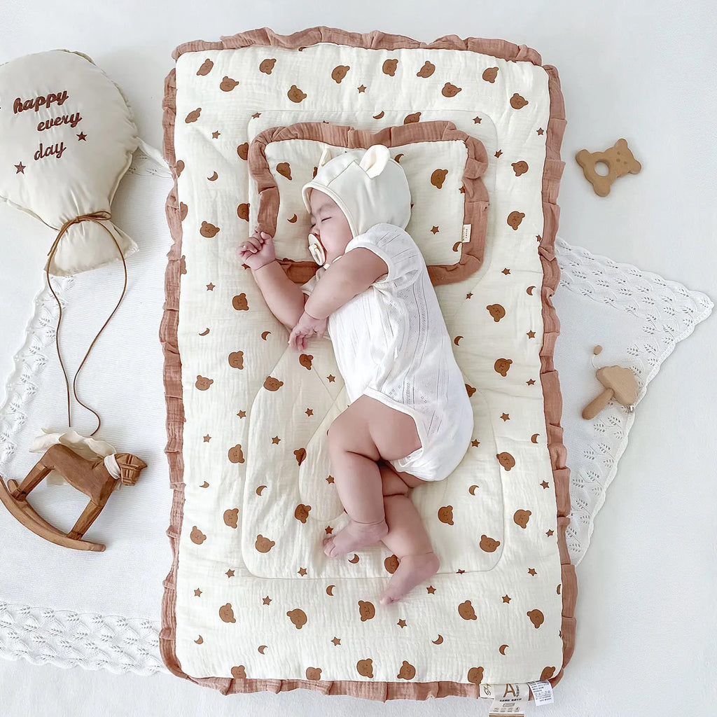 INS Winter Cartoon Print Beanie Velvet Mattress Maternity Room Mat Breathable and Comfortable Newborn Baby Sleeping with Pillow