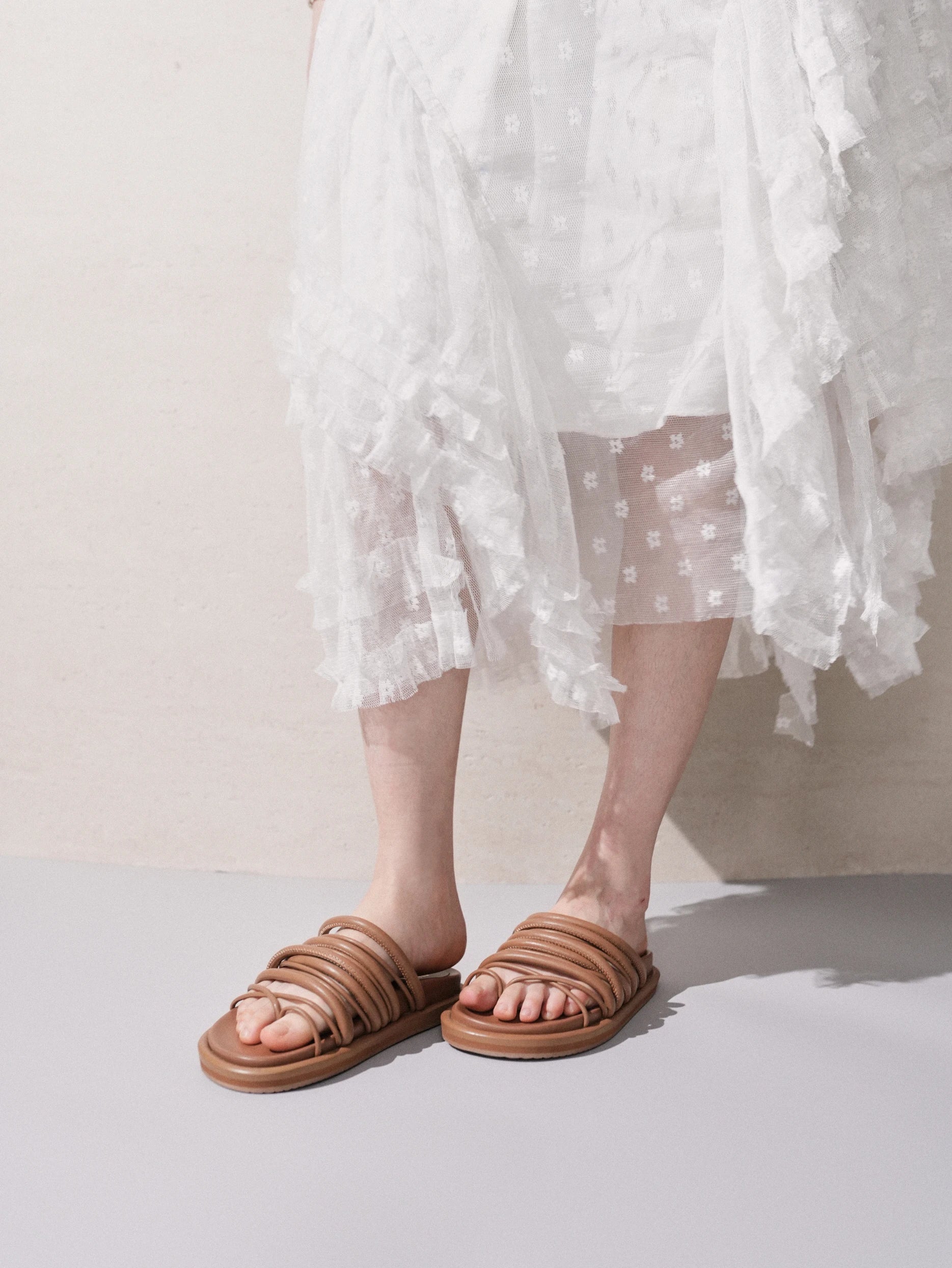2026 Summer Classic Genuine Leather Sponge Cake Soft Bottom Strap Women's Casual Home Slippers