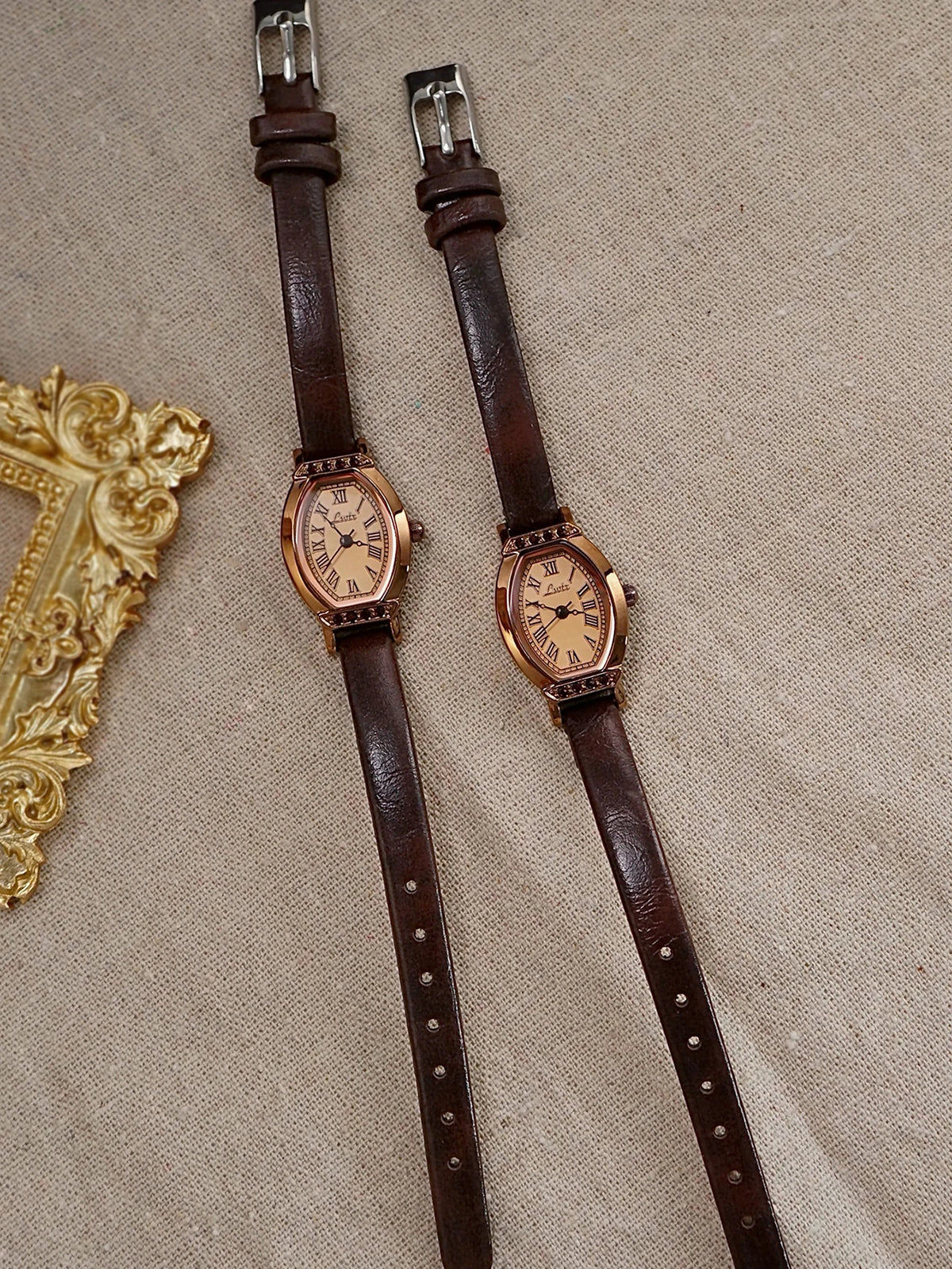 1 Piece of Retro Casual and Elegant Women's Coffee Brown Belt Watch Fashionable and Exquisite Barrel Shape Small Dial Rhinestone Decoration Suitable for Daily Wear Dinner and Other Occasions Decorative Wrists