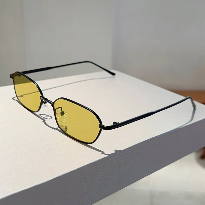 KAMMPT Vintage Rectangle Sunglasses Men Stylish Metal Rim Retro Shades Women Trendy Fashion Brand Design Decorative Sun Glasses