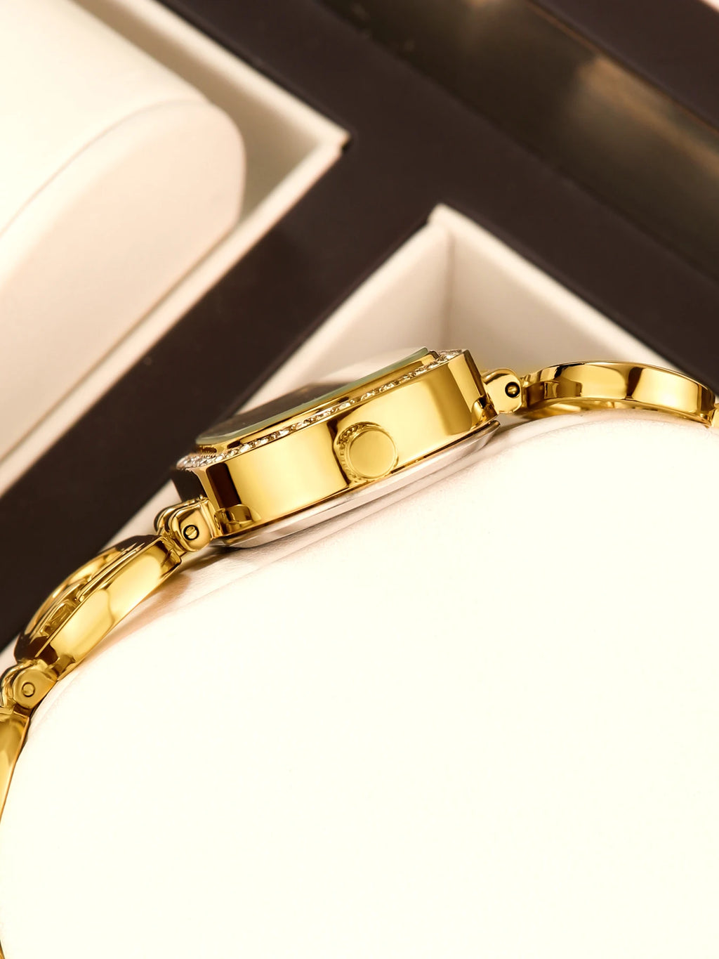 YaLaLuSi Vintage-Style Oval Diamond-Set Ladies’ Watch; Affordable Luxury Skeletonised Bracelet Quartz Ladies’ Watch Reloj