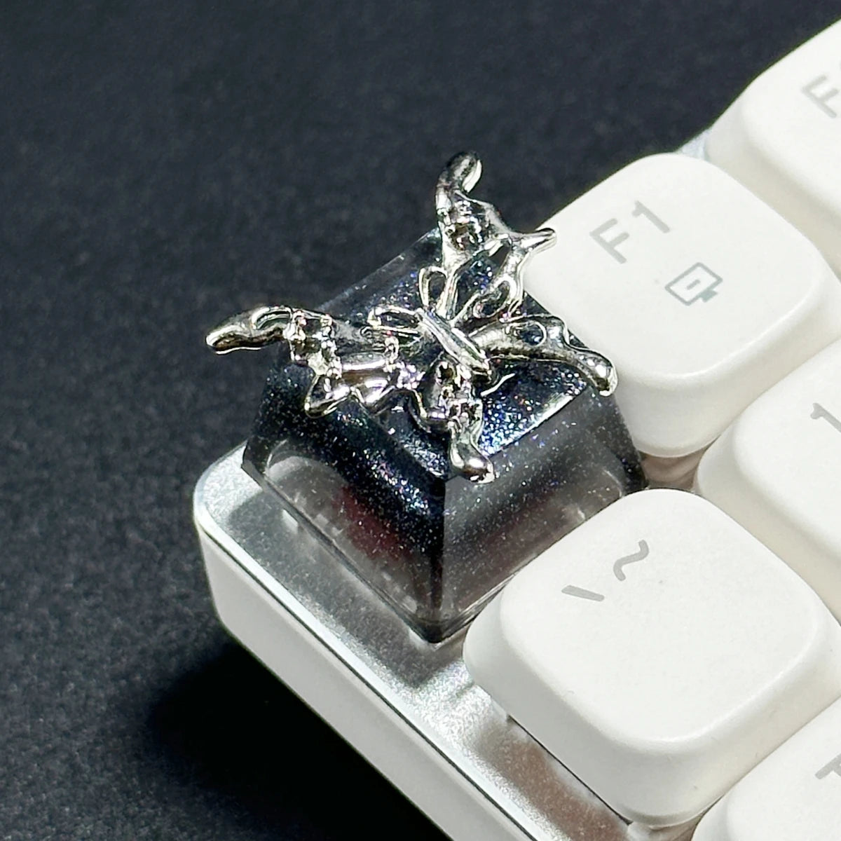 Custom Handmade Metal Keycaps Black Butterfly Girl Design OEM ESC Keys for Mechanical Gaming Keyboard Artisan Personality Gift