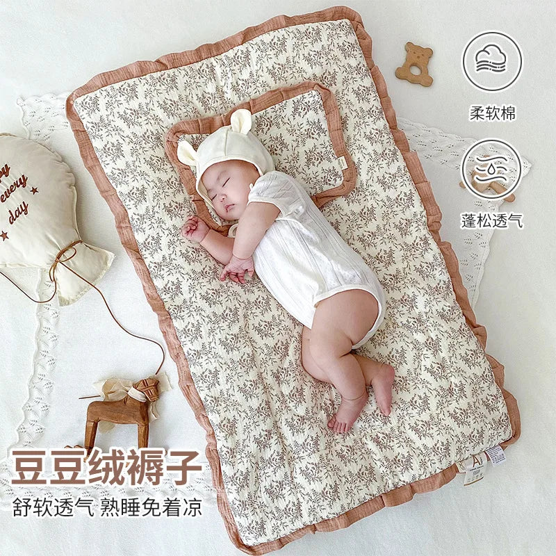 INS Winter Cartoon Print Beanie Velvet Mattress Maternity Room Mat Breathable and Comfortable Newborn Baby Sleeping with Pillow